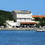 Mareta *