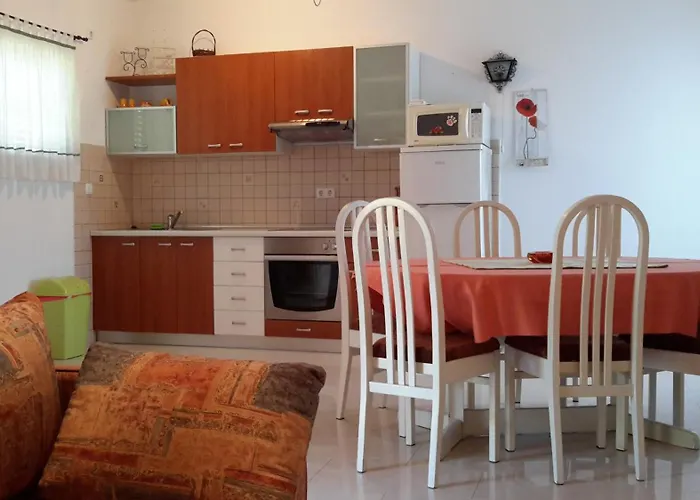 Daire Mareta Rab Town