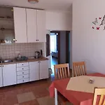 Mareta Lägenhet Rab Town