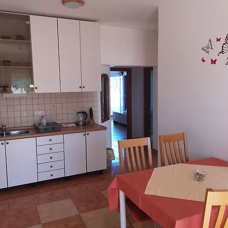 Mareta Apartment Rab Town